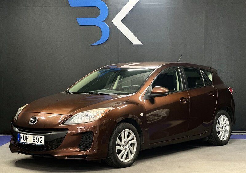 Brun Begagnad 2011 Mazda 3 Inclusive Halvkombi | 99 900 kr (Marknadspris) - Bild 1/4