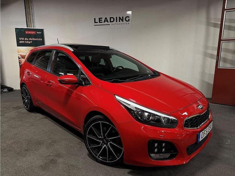 Röd Begagnad 2017 Kia Ceed Sportswagon GT-Line Kombi | 119 900 kr (Marknadspris) - Bild 1/4