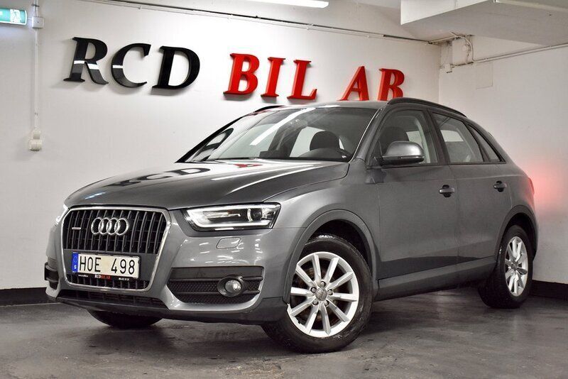 Grå Begagnad 2012 Audi Q3 Comfort SUV | 149 900 kr (Marknadspris) - Bild 1/4