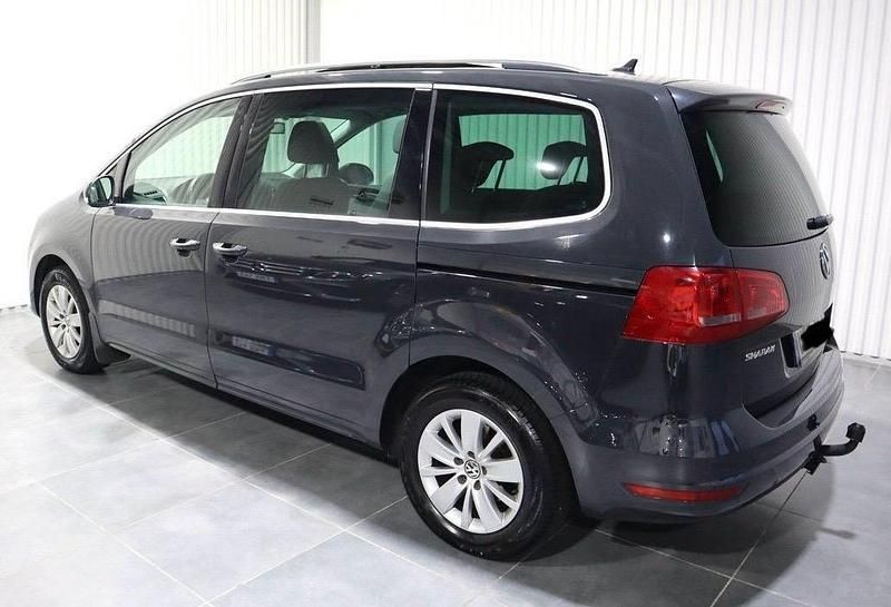 Grå Begagnad 2012 VW Sharan Minibuss | 99 000 kr (Bra pris) - Bild 1/4