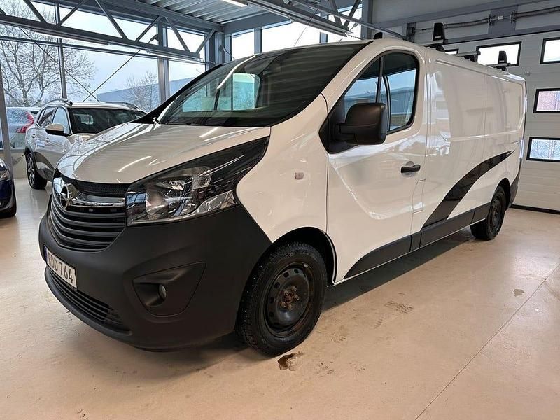 Begagnad Opel Vivaro 126 HK (92 kW) 2018 Vit Minibuss