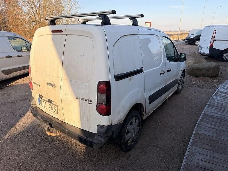 Begagnad Peugeot Partner 90 HK (66 kW) 2013 Vit