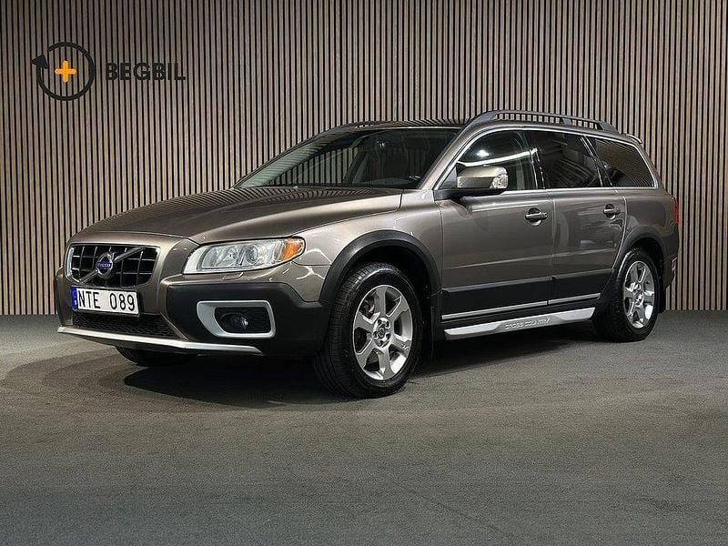 Grå Begagnad 2010 Volvo XC70 Summum SUV | 119 000 kr (Lite dyr) - Bild 1/4