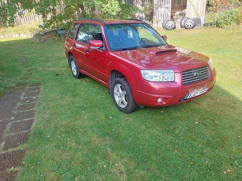 Röd Begagnad 2006 Subaru Forester SUV | 8 000 kr (Superpris) - Bild 1/4