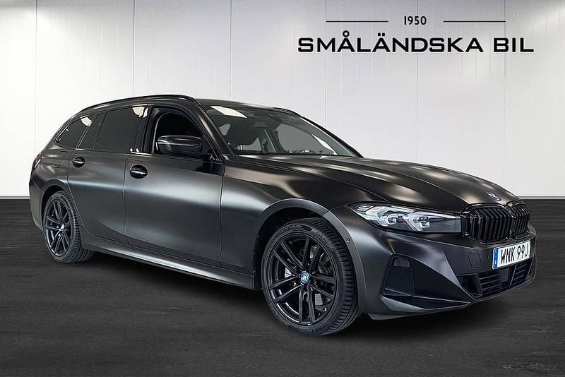 Begagnad BMW 330e 293 HK (215 kW) 2022 Svart Kombi