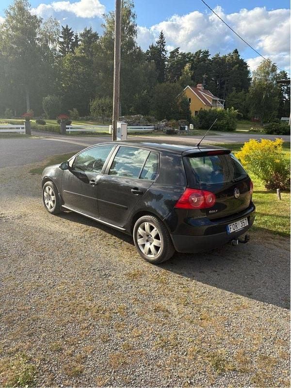 Svart Begagnad 2008 VW Golf VI Halvkombi | 28 000 kr (Bra pris) - Bild 1/4