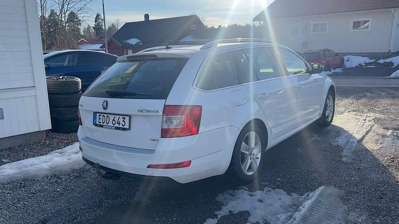 Begagnad Skoda Octavia 150 HK (110 kW) 2014 Halvkombi