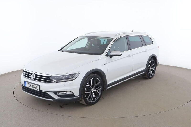 Vit Begagnad 2019 VW Passat Alltrack GTS Kombi | 193 000 kr (Bra pris) - Bild 1/4