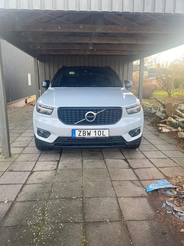 Begagnad 2021 Volvo XC40 R-Design SUV | 330 000 kr (Dyr) - Bild 1/4