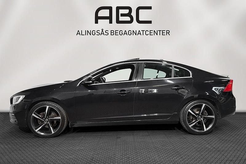 Begagnad Volvo S60 R-Design 230 HK (169 kW) 2014 Svart Sedan
