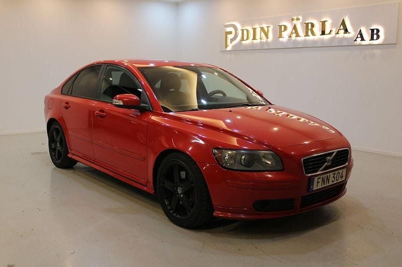 Röd Begagnad 2007 Volvo S40 Summum Sedan | 39 900 kr (Superpris) - Bild 1/4