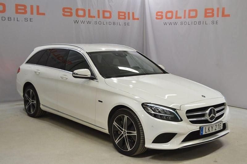 Vit Begagnad 2021 Mercedes C300 Kombi | 239 900 kr (Marknadspris) - Bild 1/4