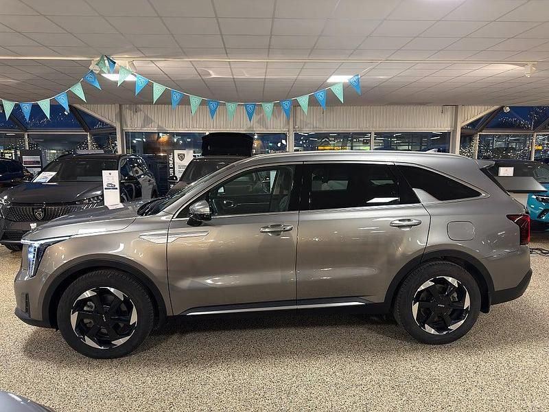 Begagnad Kia Sorento Advance 252 HK (185 kW) 2024 Grå SUV