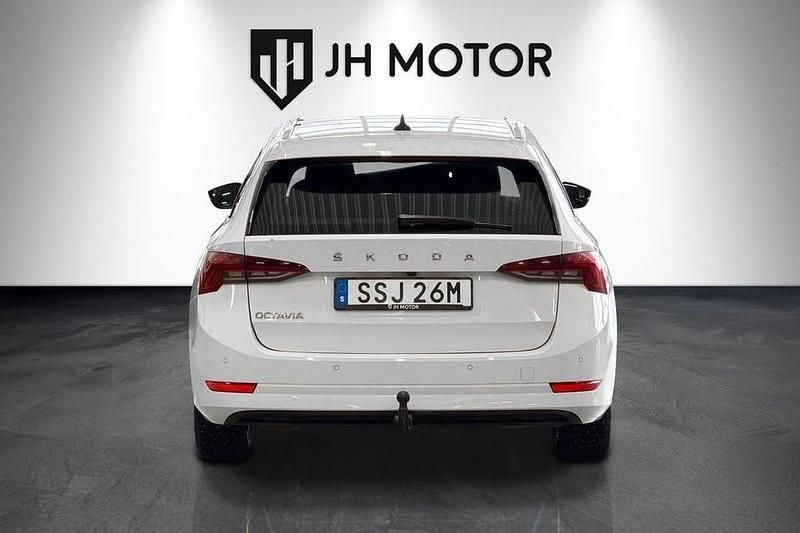 Begagnad Skoda Octavia 116 HK (85 kW) 2022 Vit Kombi