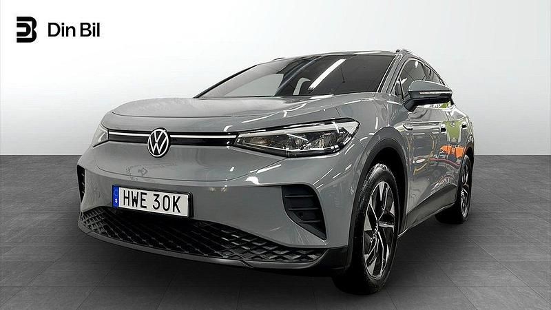 Grå (moonstone grey) Begagnad 2022 VW ID.4 Pro Performance SUV | 384 900 kr (Superpris) - Bild 1/4