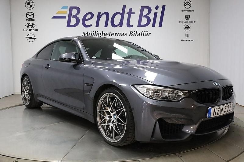 Grå Begagnad 2017 BMW M4 Competition Edition Sportkupé | 559 500 kr (Bra pris) - Bild 1/3
