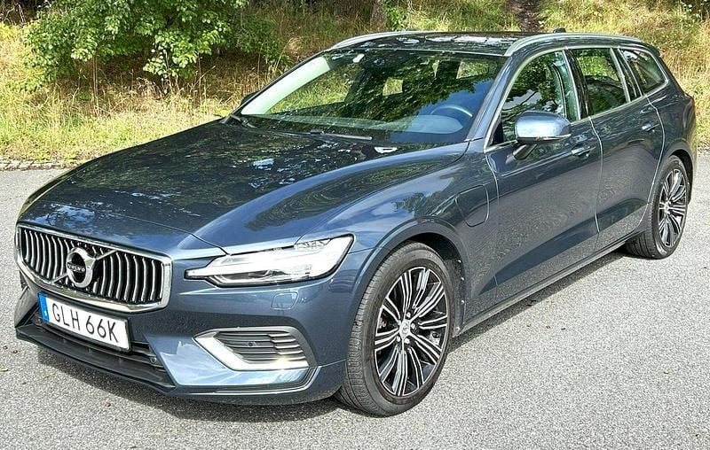 Blå Begagnad 2021 Volvo V60 Inscription Kombi | 305 000 kr (Bra pris) - Bild 1/4