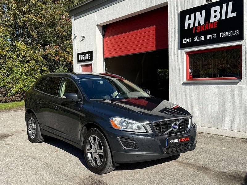 Grå Begagnad 2010 Volvo XC60 Summum SUV | 89 900 kr (Bra pris) - Bild 1/4
