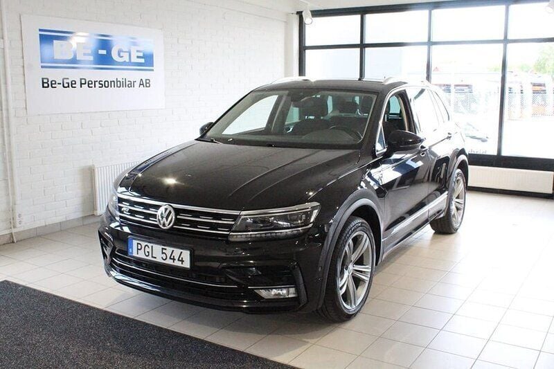 Svart Begagnad 2017 VW Tiguan Highline SUV | 223 000 kr (Marknadspris) - Bild 1/4