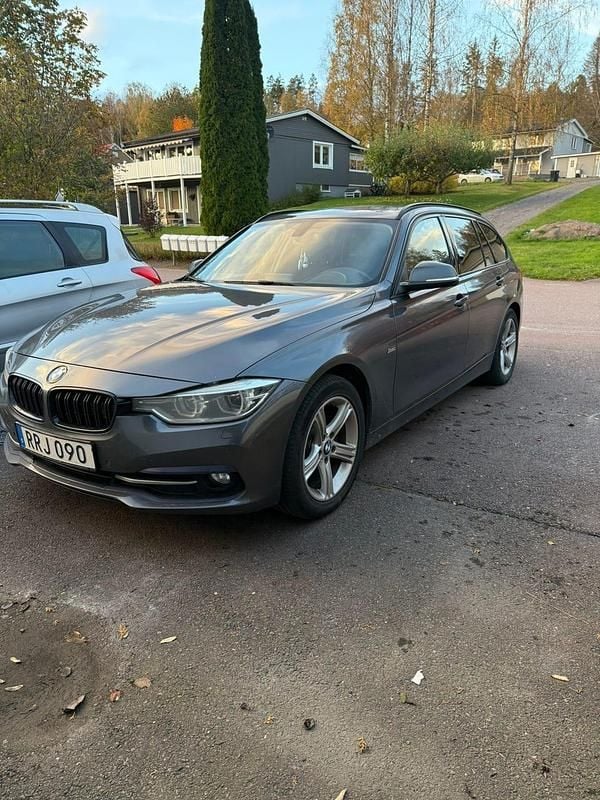 Begagnad BMW 320 190 HK (139 kW) 2017 Mörkgrå metallic Kombi