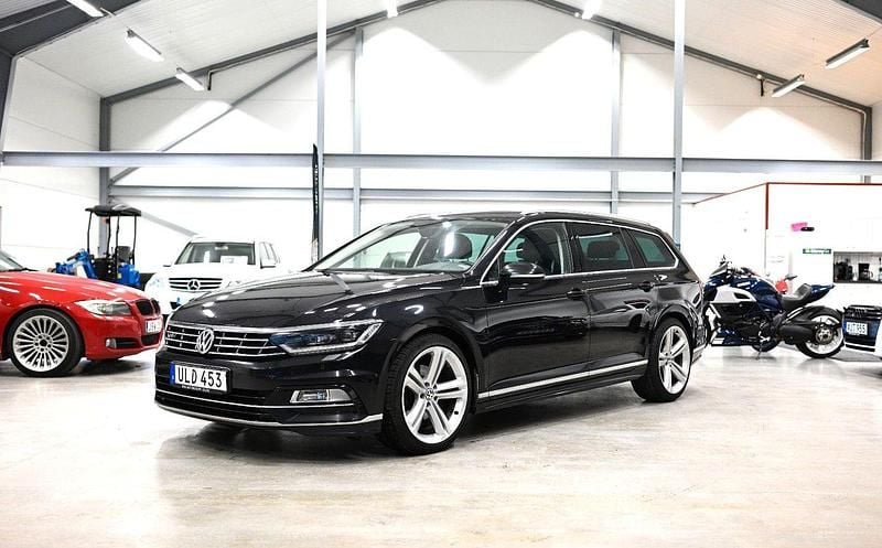 Svart Begagnad 2016 VW Passat GT Kombi | 174 900 kr (Marknadspris) - Bild 1/4