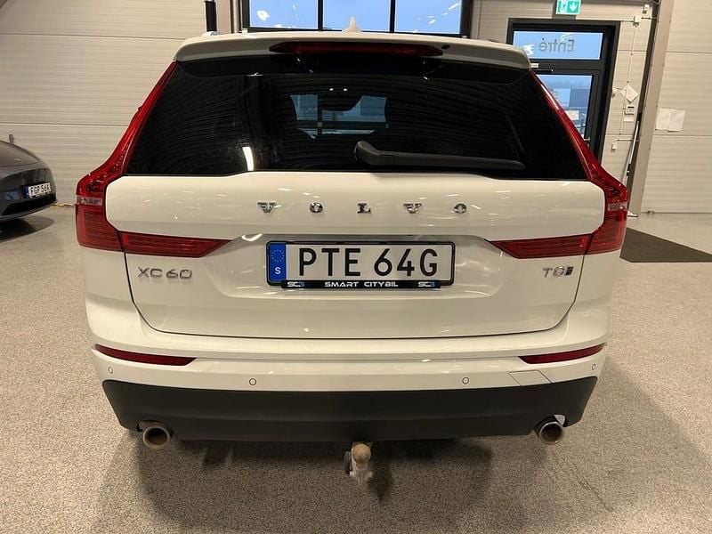 Begagnad Volvo XC60 Momentum 392 HK (288 kW) 2020 Vit SUV
