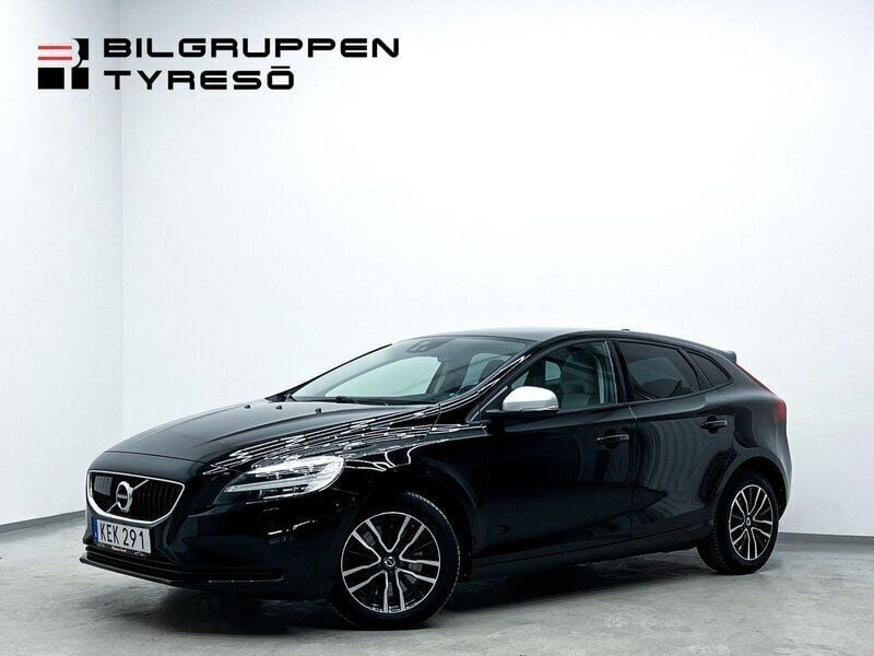 Svart Begagnad 2017 Volvo V40 Momentum Kombi | 169 900 kr (Marknadspris) - Bild 1/4