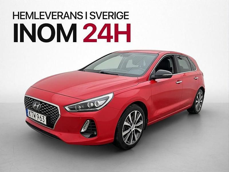 Begagnad Hyundai i30 Comfort 140 HK (102 kW) 2017 Röd Halvkombi