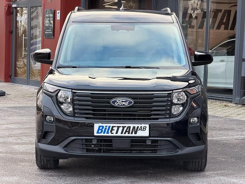 Begagnad Ford Tourneo Courier 125 HK (91 kW) 2024 Svart Minibuss