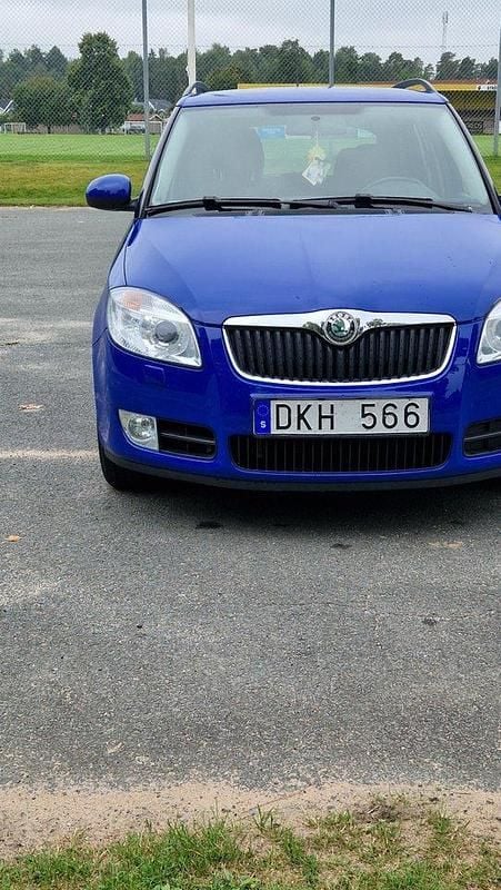 Blå Begagnad 2010 Skoda Fabia Kombi | 55 000 kr (Marknadspris) - Bild 1/4