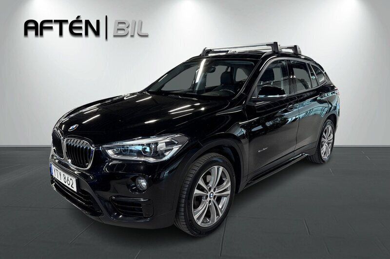Svart Begagnad 2017 BMW X1 Sport Line SUV | 189 800 kr (Marknadspris) - Bild 1/3