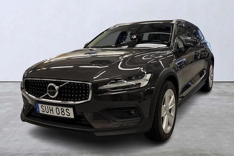Begagnad 2023 Volvo V60 CC Kombi | 409 000 kr (Marknadspris) - Bild 1/4