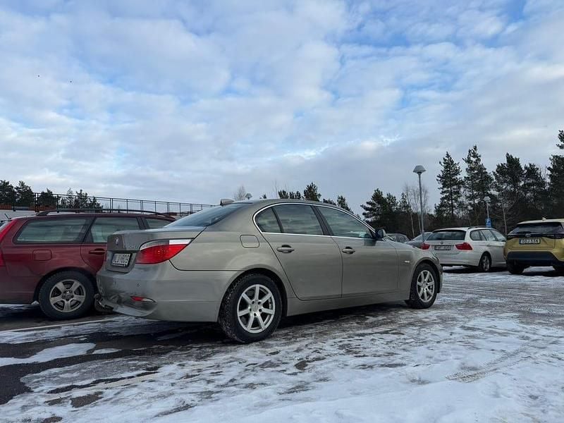 Begagnad BMW 525 218 HK (160 kW) 2007 Sedan