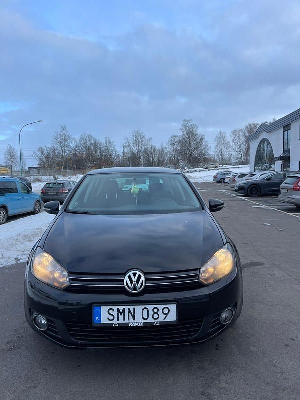 Begagnad 2011 VW Golf VI Halvkombi | 54 900 kr (Marknadspris) - Bild 1/4