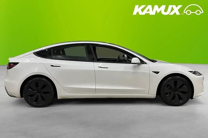 Begagnad Tesla Model 3 Standard Range 235 kW (320 HK) 2024 Vit Sedan