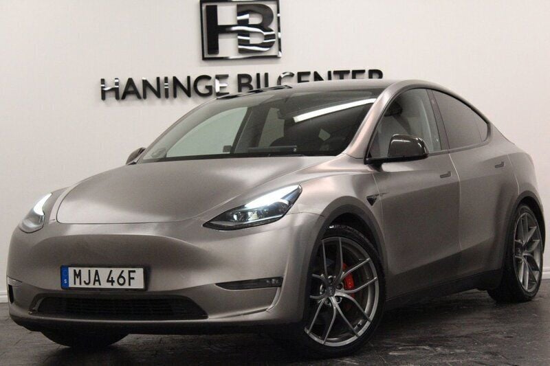Vit Begagnad 2024 Tesla Model Y Performance SUV | 479 900 kr (Superpris) - Bild 1/4