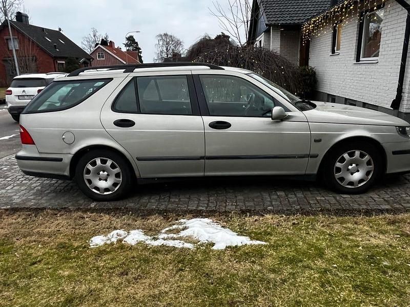 Begagnad Saab 9-5 180 HK (132 kW) 2005 Grön metallic Kombi