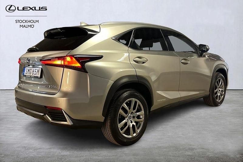 Begagnad Lexus NX300h 200 HK (147 kW) 2019 Grå SUV