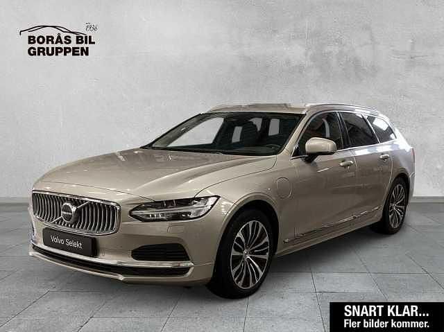 Ljusgrå (grå) Begagnad 2024 Volvo V90 Core Kombi | 379 000 kr (Marknadspris) - Bild 1/4