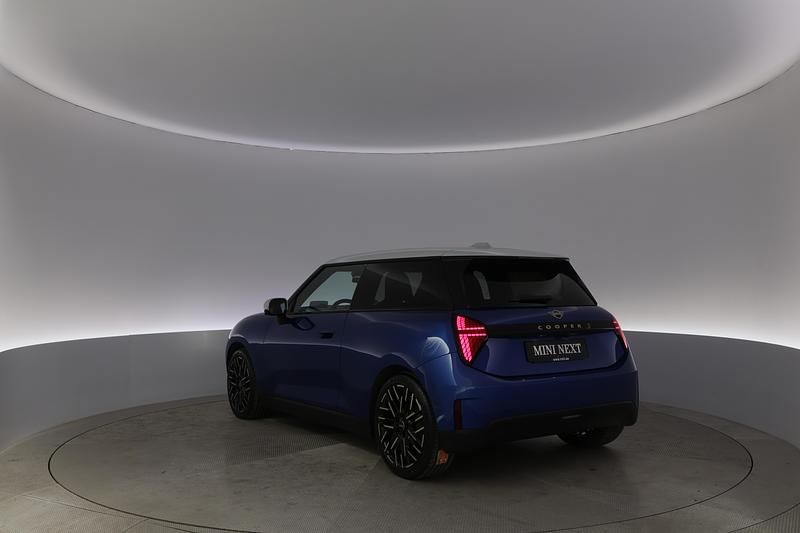 Begagnad Mini Cooper SE 161 kW (220 HK) 2024 Blå Halvkombi