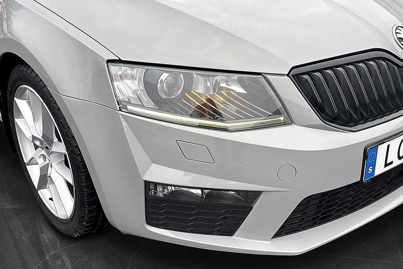 Begagnad Skoda Octavia RS 184 HK (135 kW) 2016 Mörkgrå Halvkombi
