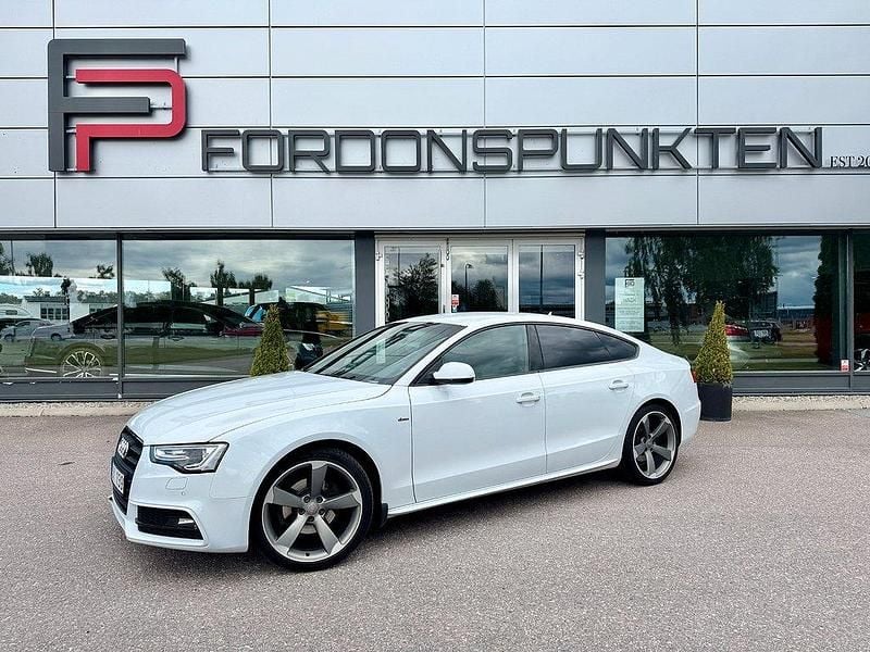 Vit (glaciärvit metallic) Begagnad 2013 Audi A5 Sportback S-Line Halvkombi | 179 000 kr (Marknadspris) - Bild 1/4