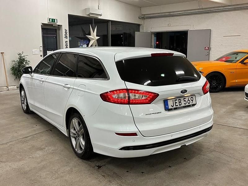 Begagnad Ford Mondeo Titanium 150 HK (110 kW) 2015 Vit Kombi