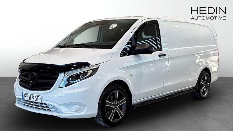 Vit Begagnad 2022 Mercedes Vito Van | 362 375 kr (Dyr) - Bild 1/4