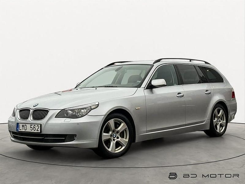 Begagnad BMW 525 197 HK (144 kW) 2009 Silver