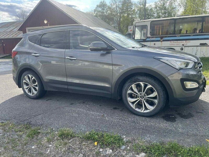 Silver Begagnad 2014 Hyundai Santa Fe Premium SUV | 149 000 kr (Marknadspris) - Bild 1/4