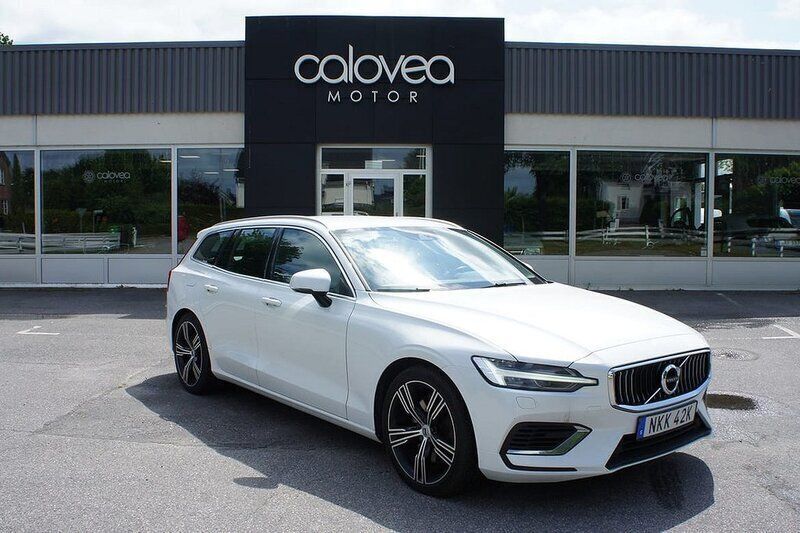 Vit Begagnad 2021 Volvo V60 Inscription Kombi | 209 900 kr (Bra pris) - Bild 1/4