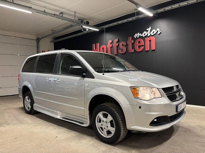 Silver Begagnad 2011 Dodge Grand Caravan Minibuss | 99 900 kr - Bild 1/4