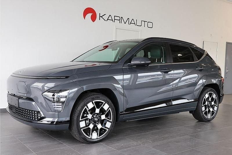 Grå Ny 2024 Hyundai Kona Advanced SUV | 399 900 kr (Superpris) - Bild 1/4