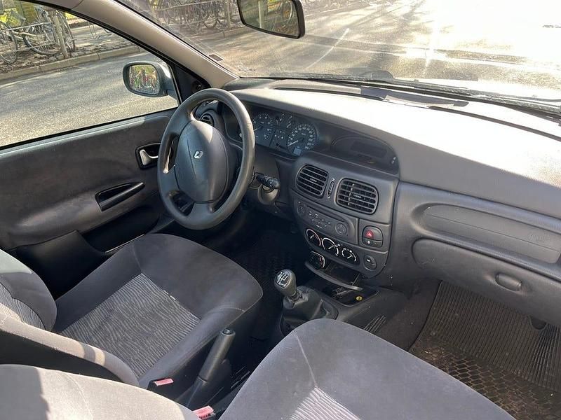 Begagnad Renault Mégane II 107 HK (78 kW) 2002